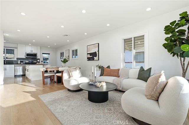 2140 N Rose Street, Burbank, CA 91505