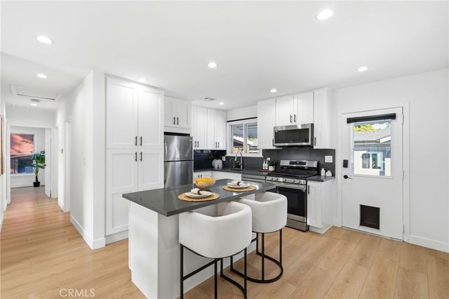 2140 N Rose Street, Burbank, CA 91505