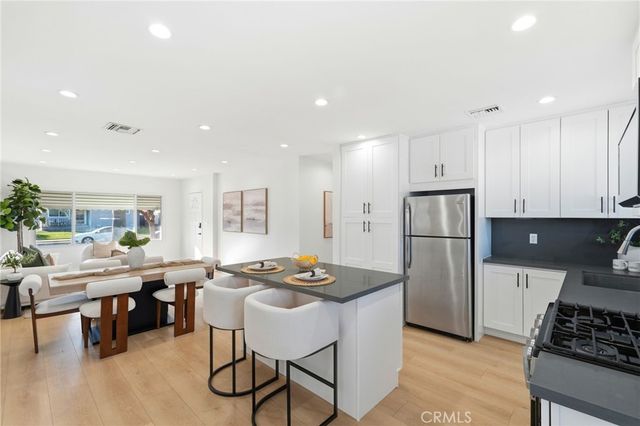 2140 N Rose Street, Burbank, CA 91505