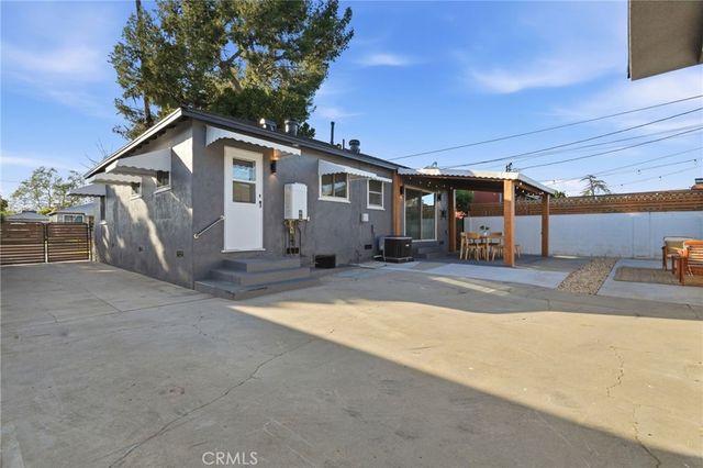 2140 N Rose Street, Burbank, CA 91505