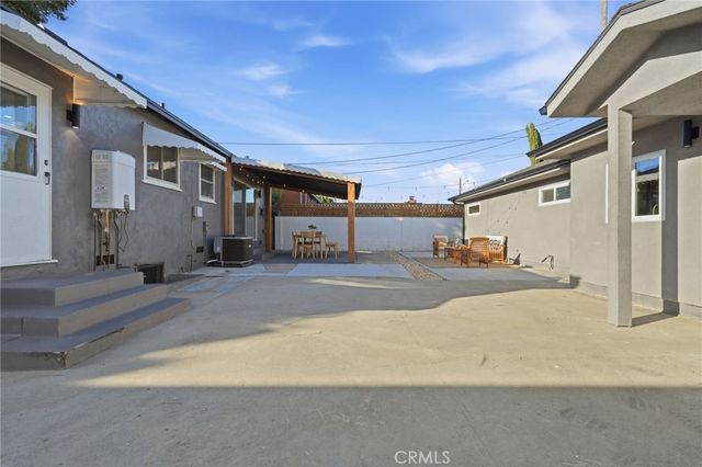 2140 N Rose Street, Burbank, CA 91505