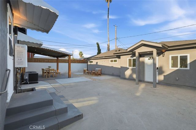 2140 N Rose Street, Burbank, CA 91505