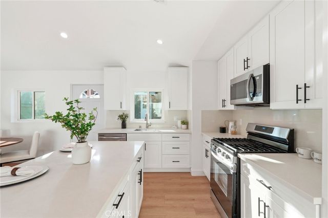 2140 N Rose Street, Burbank, CA 91505