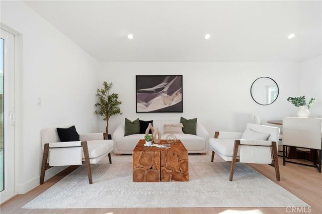 2140 N Rose Street, Burbank, CA 91505