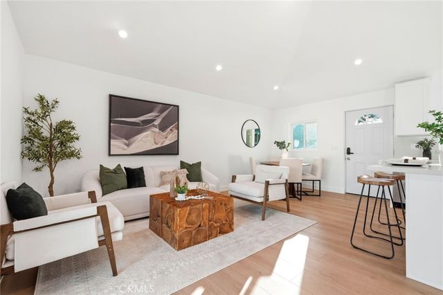 2140 N Rose Street, Burbank, CA 91505