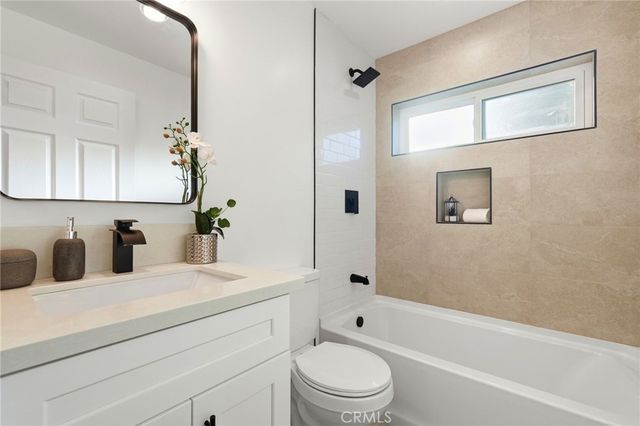 2140 N Rose Street, Burbank, CA 91505