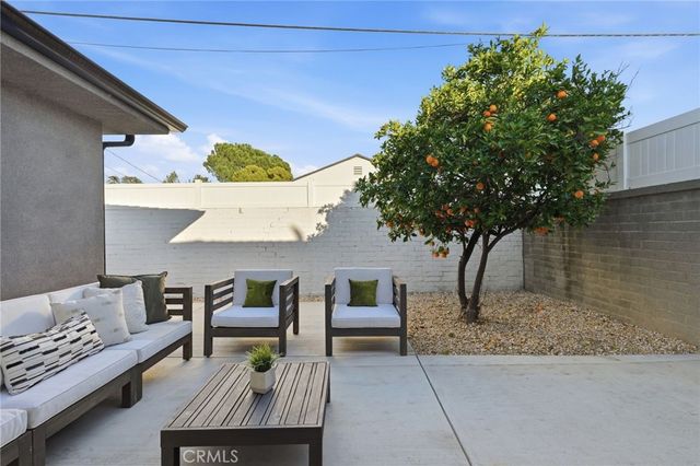 2140 N Rose Street, Burbank, CA 91505