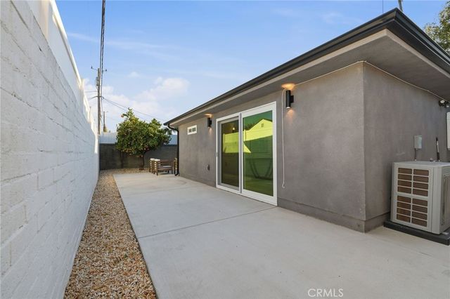 2140 N Rose Street, Burbank, CA 91505