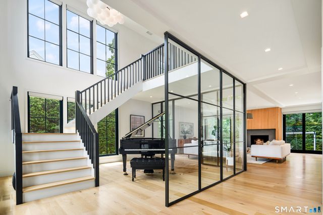 148 Douglas Road, New Canaan, CT 06840