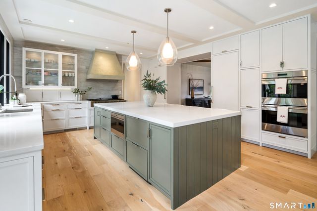 148 Douglas Road, New Canaan, CT 06840