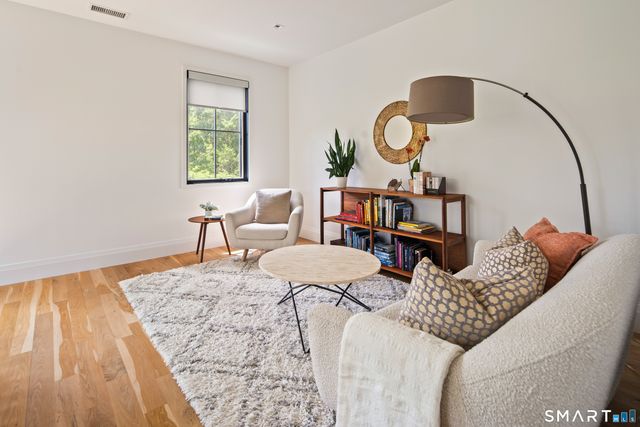 148 Douglas Road, New Canaan, CT 06840