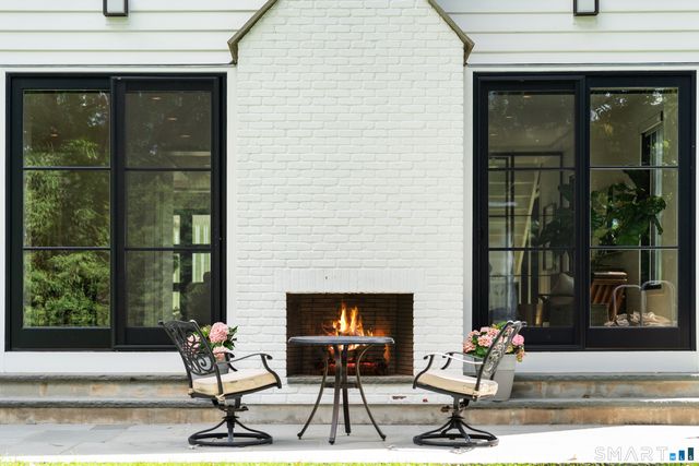 148 Douglas Road, New Canaan, CT 06840