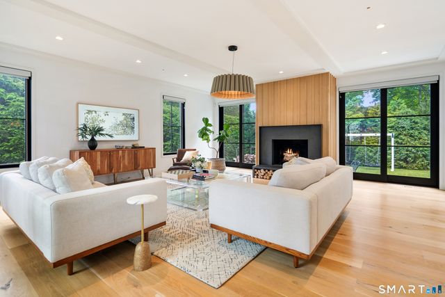 148 Douglas Road, New Canaan, CT 06840