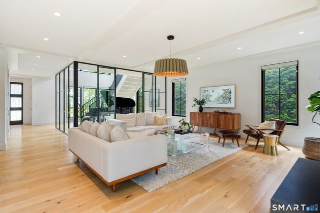 148 Douglas Road, New Canaan, CT 06840