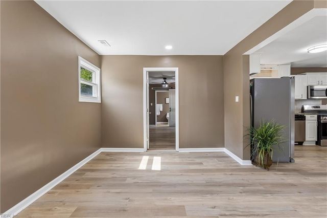 202 Woodhaven RD, Newport News, VA 23608