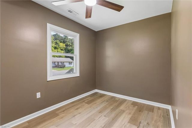 202 Woodhaven RD, Newport News, VA 23608