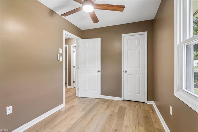 202 Woodhaven RD, Newport News, VA 23608
