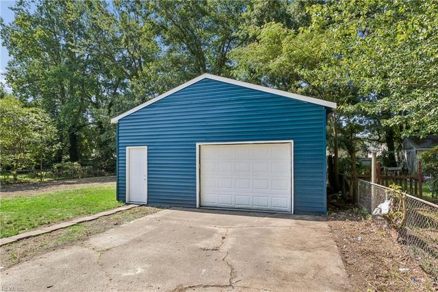 202 Woodhaven RD, Newport News, VA 23608