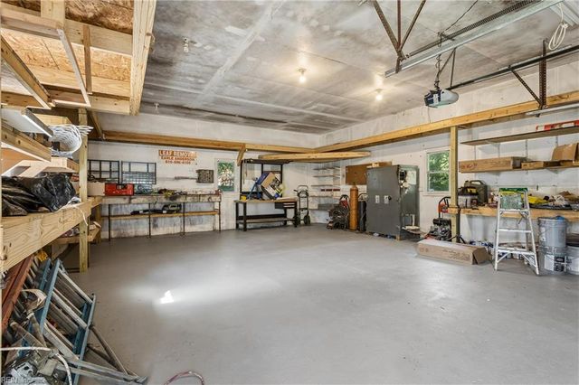 202 Woodhaven RD, Newport News, VA 23608