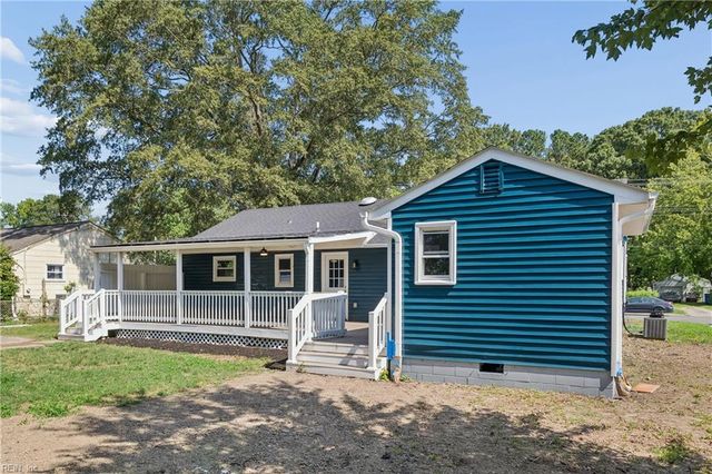 202 Woodhaven RD, Newport News, VA 23608