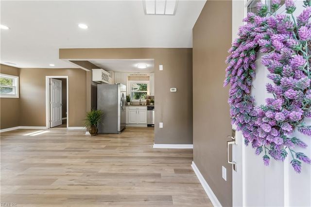 202 Woodhaven RD, Newport News, VA 23608