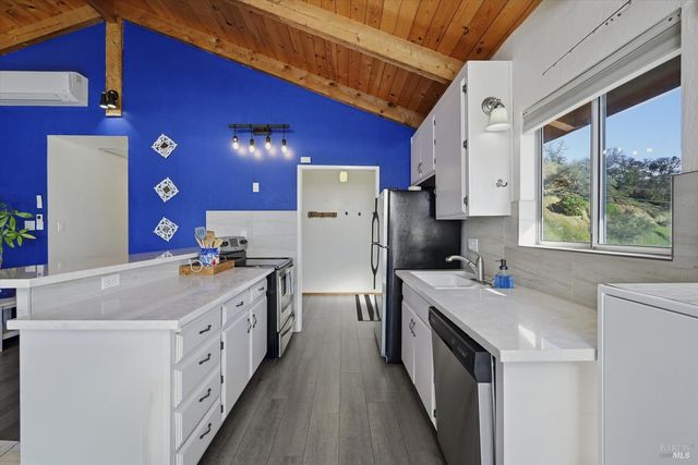 13319 Lakeshore Dr, Clearlake, CA 95422