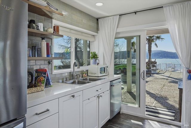 13319 Lakeshore Dr, Clearlake, CA 95422