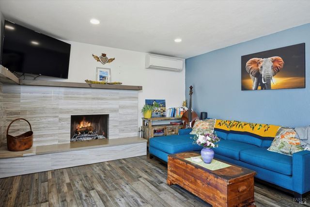 13319 Lakeshore Dr, Clearlake, CA 95422