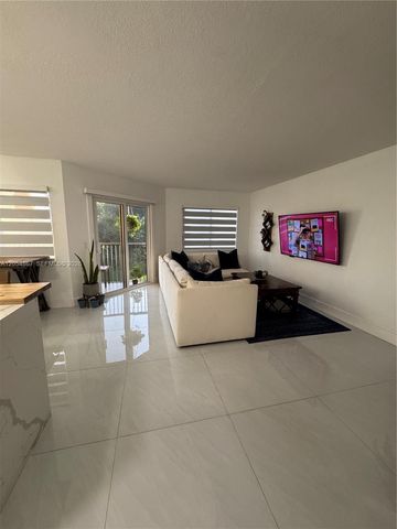 500 SW 130th Ter 302A, Pembroke Pines, FL 33027
