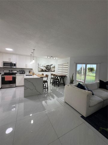 500 SW 130th Ter 302A, Pembroke Pines, FL 33027