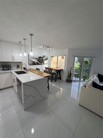 500 SW 130th Ter 302A, Pembroke Pines, FL 33027