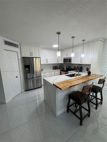 500 SW 130th Ter 302A, Pembroke Pines, FL 33027