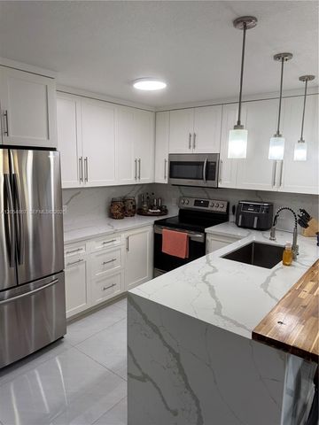 500 SW 130th Ter 302A, Pembroke Pines, FL 33027