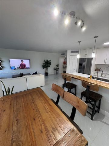 500 SW 130th Ter 302A, Pembroke Pines, FL 33027