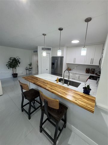 500 SW 130th Ter 302A, Pembroke Pines, FL 33027