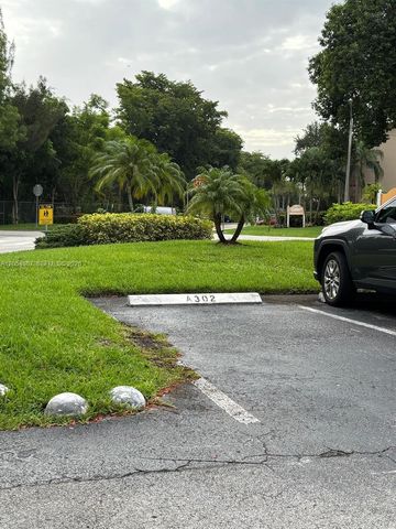 500 SW 130th Ter 302A, Pembroke Pines, FL 33027
