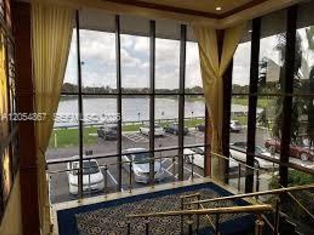 500 SW 130th Ter 302A, Pembroke Pines, FL 33027