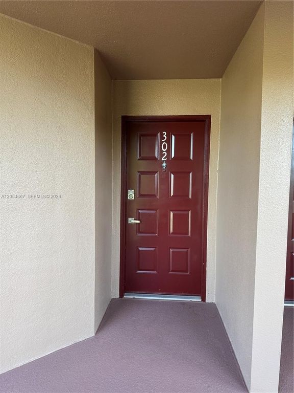 500 SW 130th Ter 302A, Pembroke Pines, FL 33027