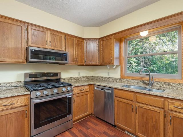 10615 52nd Avenue N, Plymouth, MN 55442