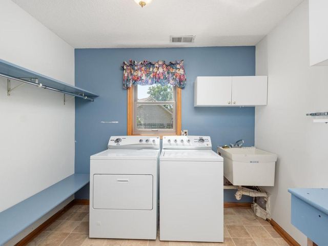 10615 52nd Avenue N, Plymouth, MN 55442