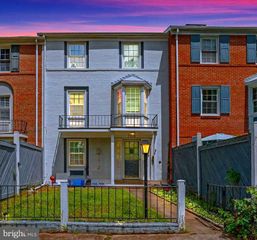 7916 CENTRAL PARK CIR, Alexandria, VA 22309