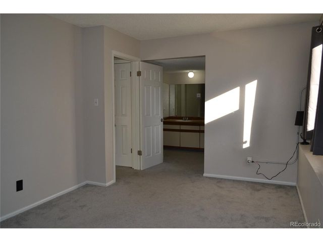 6388 Oak Ct 104, Arvada, CO 80004