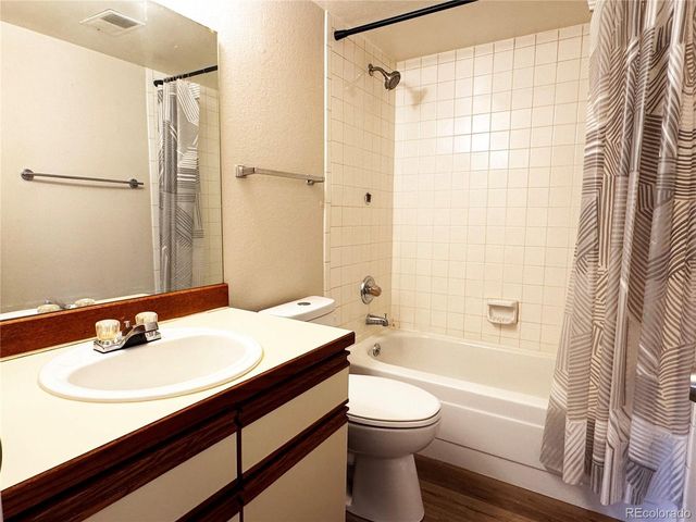 6388 Oak Ct 104, Arvada, CO 80004