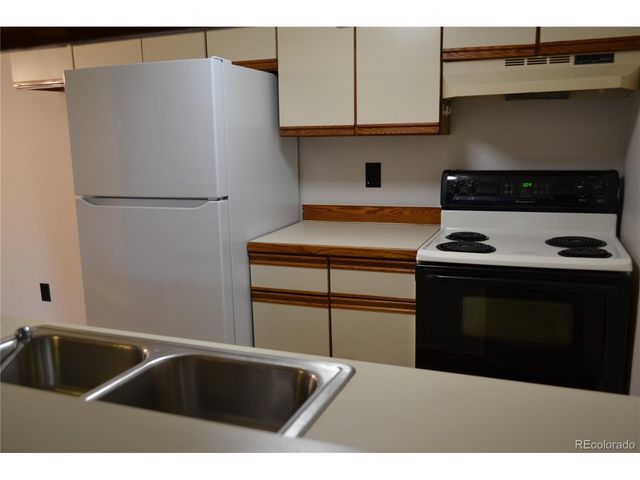 6388 Oak Ct 104, Arvada, CO 80004