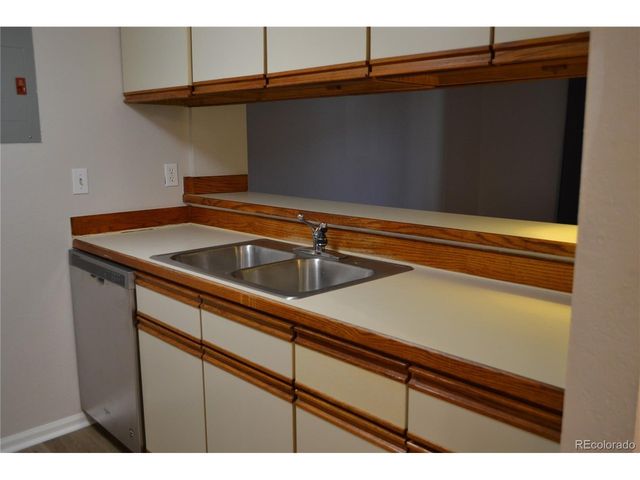 6388 Oak Ct 104, Arvada, CO 80004