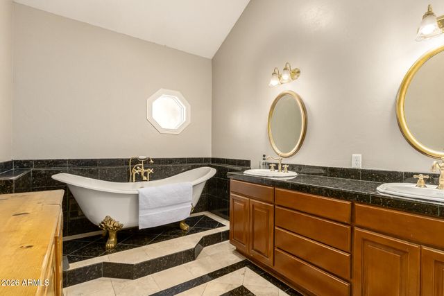 2912 E HOUSTON Avenue, Gilbert, AZ 85234