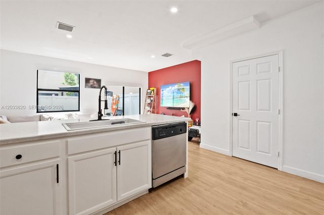 9362 W 33rd Lane, Hialeah, FL 33018