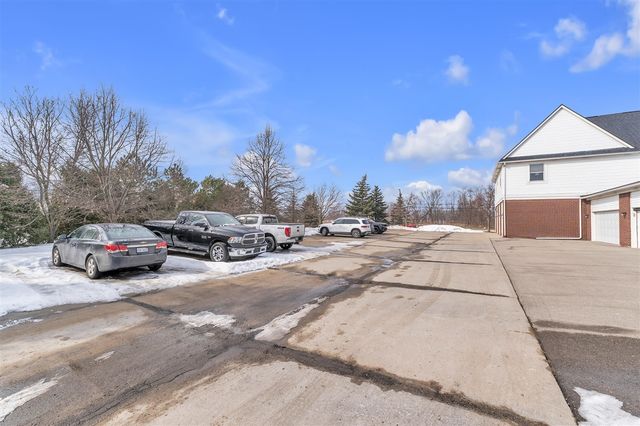 29104 Philadelphia Drive, New Baltimore, MI 48051