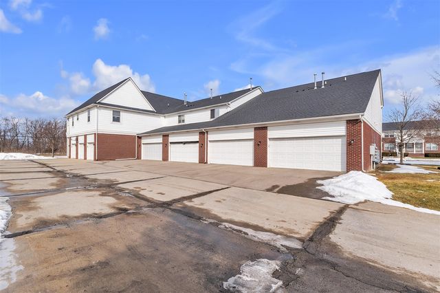 29104 Philadelphia Drive, New Baltimore, MI 48051