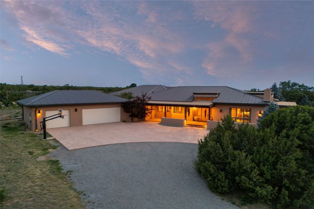 32 B Camino Don Patron, Santa Fe, NM 87506